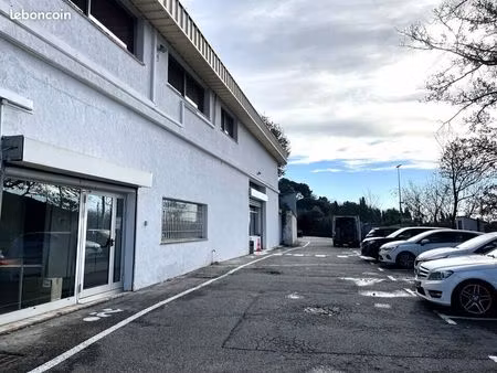 local commercial 821 m² la roquette sur siagne