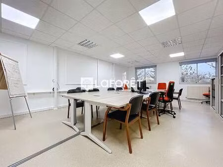 location bureaux et commerces à évreux (27000) : à louer / 385m² évreux