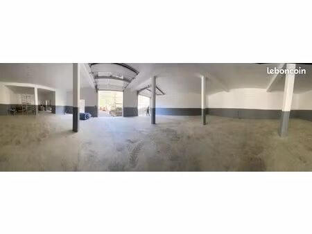 local de stockage / entrepot securise de 125m2 a louer