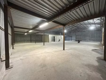 location local d'activités montsoult 840 m²