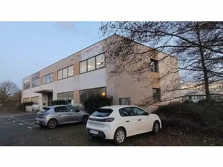 vente bureau bois guillaume 608 m²