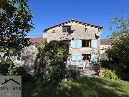 vente maison 5 pièces 214 m² à nonac (16190)  180 200 €