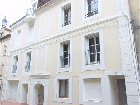 proche de la gare de la ferté-sous-jouarre . studio meublé de 20 84 m²