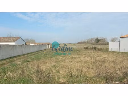terrain constructible à 800m de la plage