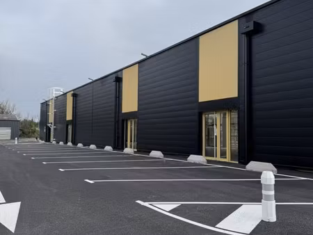 location local commercial