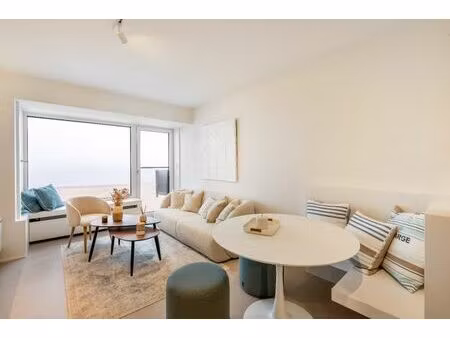 bel appartement rénové magnifiquement situé sur la digue  à