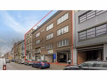 2 immeubles de rapport à rénover avec 12 unités et commerce