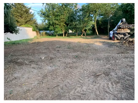 terrain constructible et divisible barbey 2756 m2