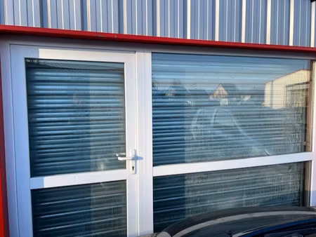 local professionnel- hall- 190 m2 à vendre à oberhoffen s/mo