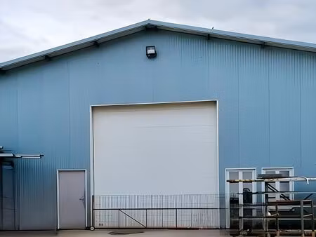 local industriel ou stockage box 200m² à louer à corbonod (01420)