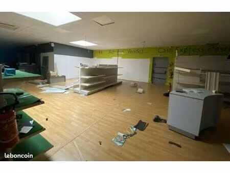 local commercial 401 m²