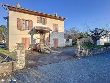 immeuble 6 pièces 150 m²