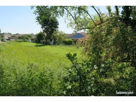 terrain 678 m² éragny