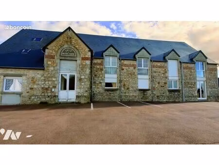 studio 4 pièces 80 m²