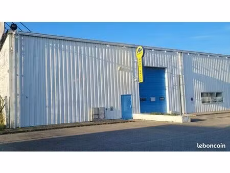 local d'activité 443 m²