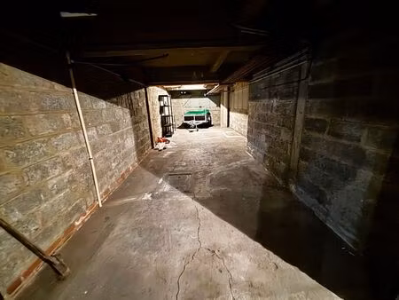 garage 2 voitures dans un immeuble sécurisé