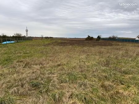 terrain 759 m² suèvres