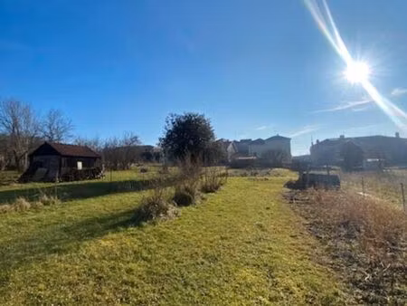 terrain 1261 m² virecourt