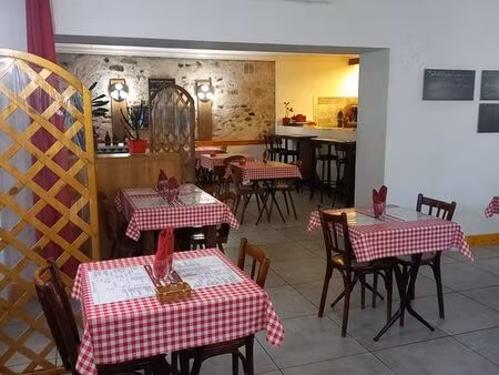 cafe-restaurant - licence iv  superficie 150 m2