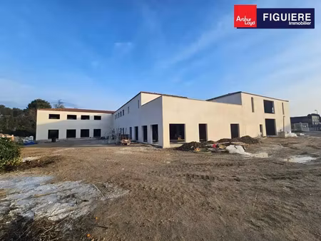 surfaces de bureaux pmr divisibles à vendre ou à louer le long de la d15 à pelissanne