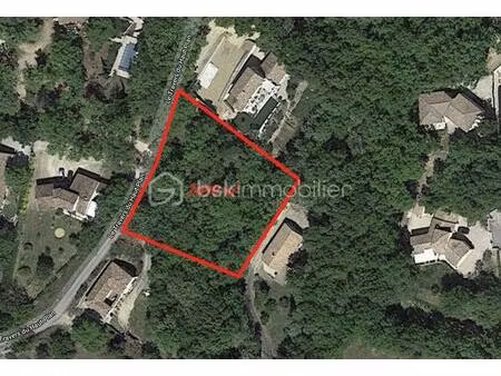 terrain de 1 986 m² à saint-martin-d'ardeche