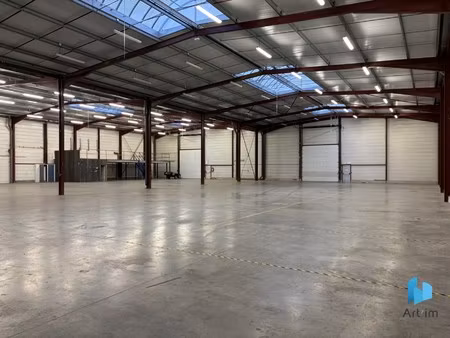 location local commercial