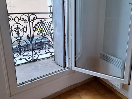 appartement gigean ( 34770) 3 pièce(s) 67 m2 1er étage centre ville.