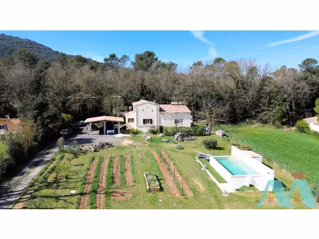 maison 6 pièces 150m2 sur terrain de 4100 m2 signes
