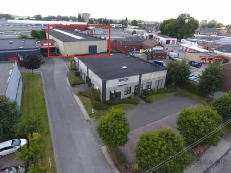 a louer : entrepôt + bureau à gosselies