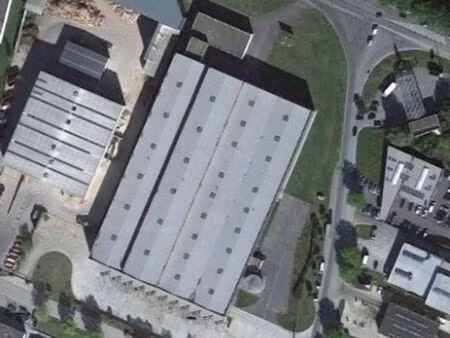 a louer bâtiment semi-industriel rénové +/- 3.567m² avec 5