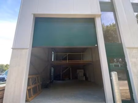 entrepot a louer - 288 m²