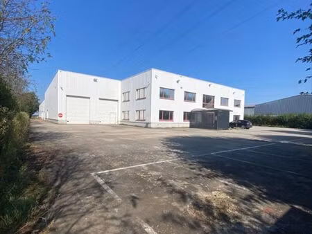 bâtiment semi-industriel à louer