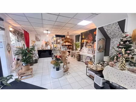 vente locaux professionnels 180 m² à rostrenen (22110)  60 000 €