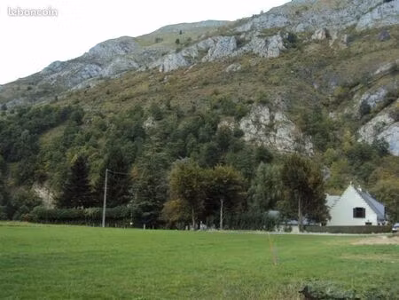 terrain au pied du pic du midi