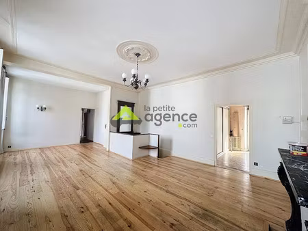 vente immeuble 14 pièces 273 m² à aubusson (23200)  98 800 €