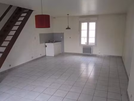 location appartement 2 pièces 50 m² à may-en-multien (77145)  610 €