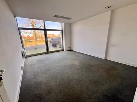 location locaux professionnels 50 m² à biarritz (64200)  746 €