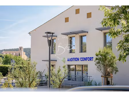 location locaux professionnels 14.55 m² à lorgues (83510)  826 €