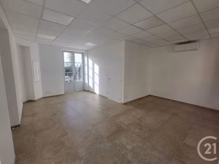 location locaux professionnels à saint-cyprien (24220)  8 760 €