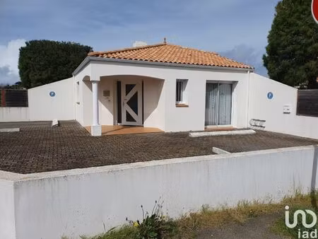 location bureau 93 m² à saint-jean-de-monts (85160)