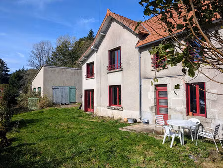 grande maison avec dependances et terrain attenant