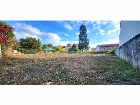 terrain constructible - hors lotissement - 12 ares -