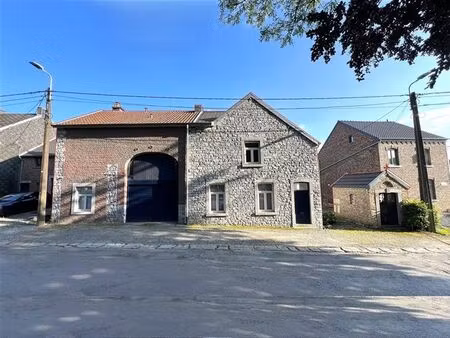 maison spacieuse de +- 480 m² habitables