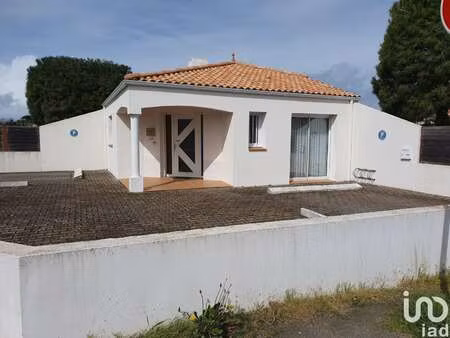 location bureaux et commerces à saint-jean-de-monts (85160) : à louer / 93m² saint-jean-de