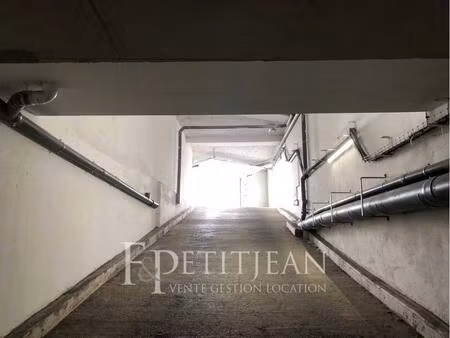 parking -mairie d'aubervilliers