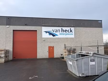 bâtiment industriel à louer à jemeppe-sur-sambre