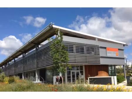 a louer a louer : deux ateliers de 150 m2