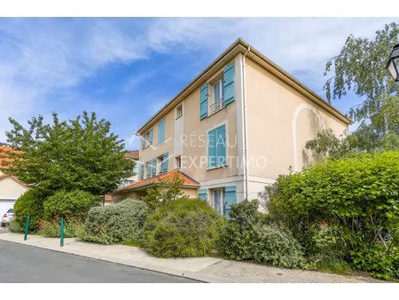 margency. 2 pièces meublé de 47 m2 avec box.