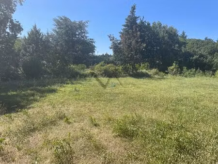 terrain de 750 m² viabilisé