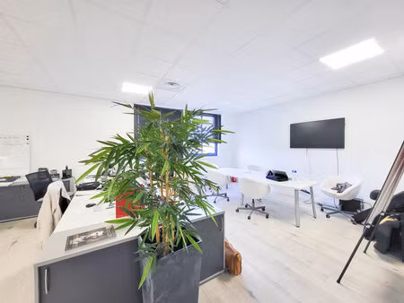vente bureau 186m2 six-fours-les-plages 83140 - 400000 € - surface privée